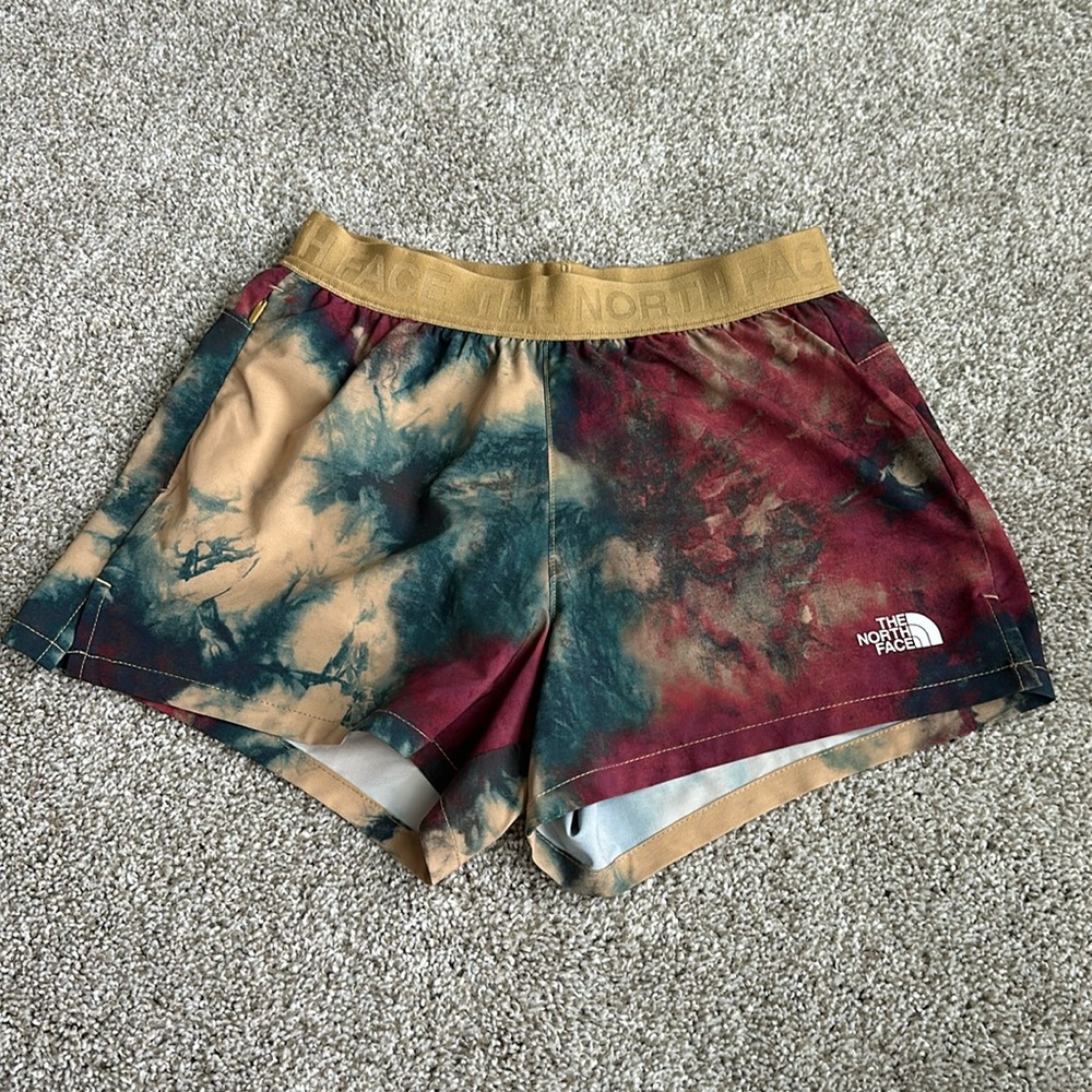 The north face women’s printed wander shorts size extra small
